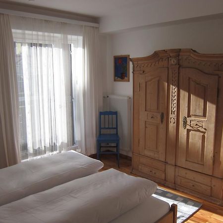 Appartement Dorfplatz 施伦斯 客房 照片