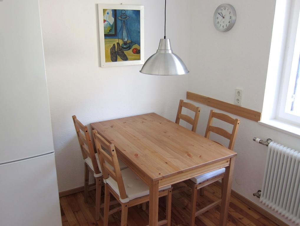 Appartement Dorfplatz 施伦斯 客房 照片
