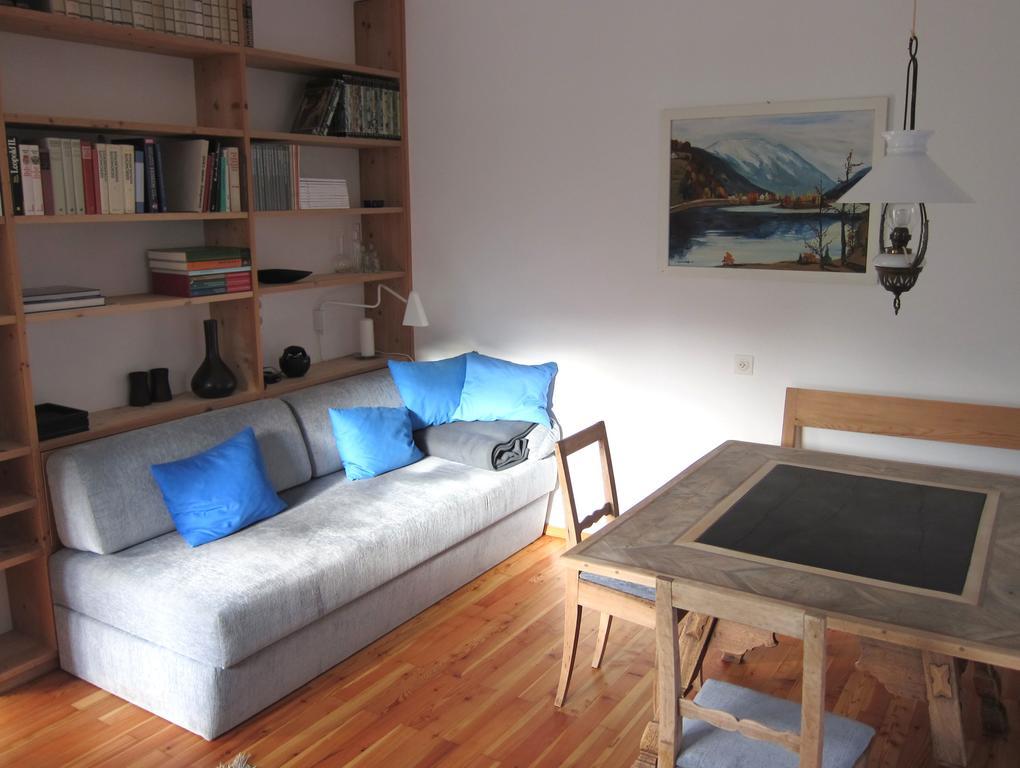 Appartement Dorfplatz 施伦斯 客房 照片